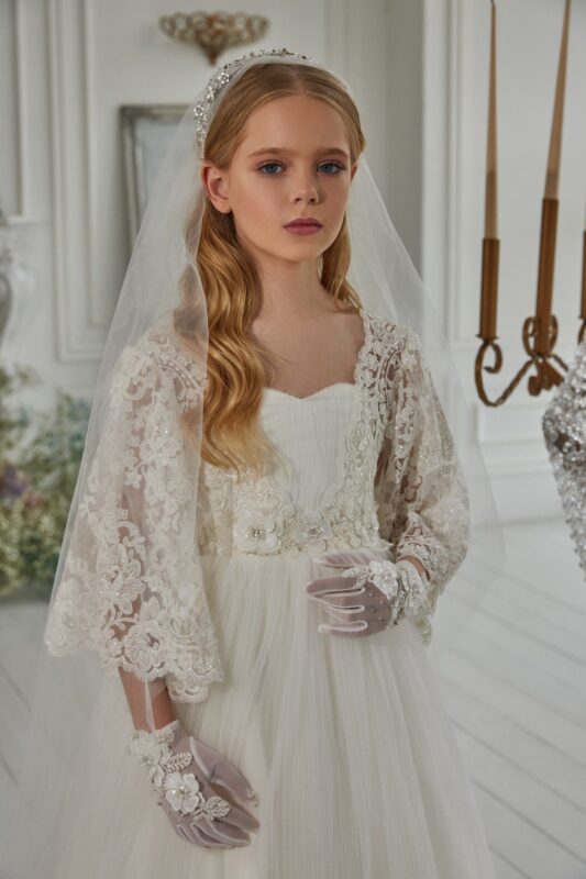 Girls Communion Gloves at Quinn Harper Children's Occasion Wear in 331 King's Road Chelsea London